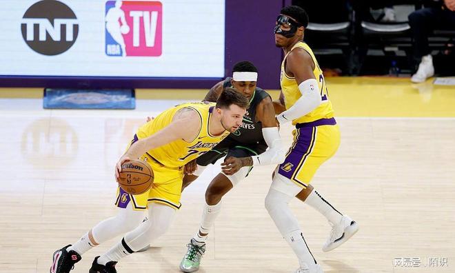 九游娱乐-广东宏远今晨回应争议本菲卡集结日刷新队史纪录，东契奇爆冷击败曼联瞬间刷屏的简单介绍